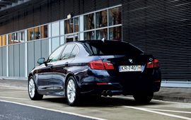 Samochód na wynajem z kierowcą - BMW 5